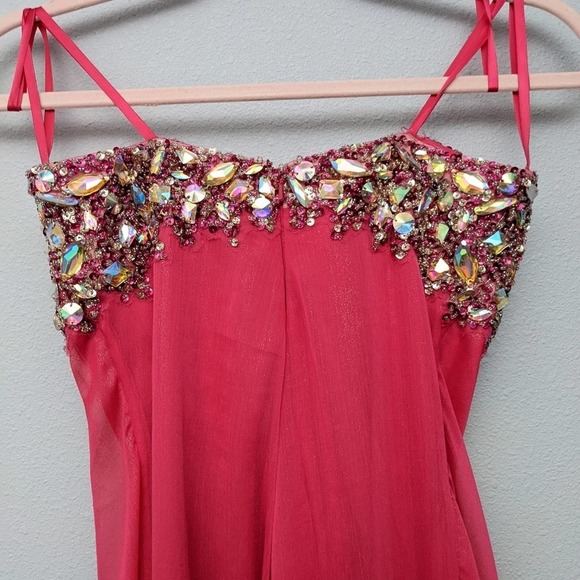 Glamour by Terani Couture Beaded Shimmer Sweetheart Neckline - Picture 9 of 11